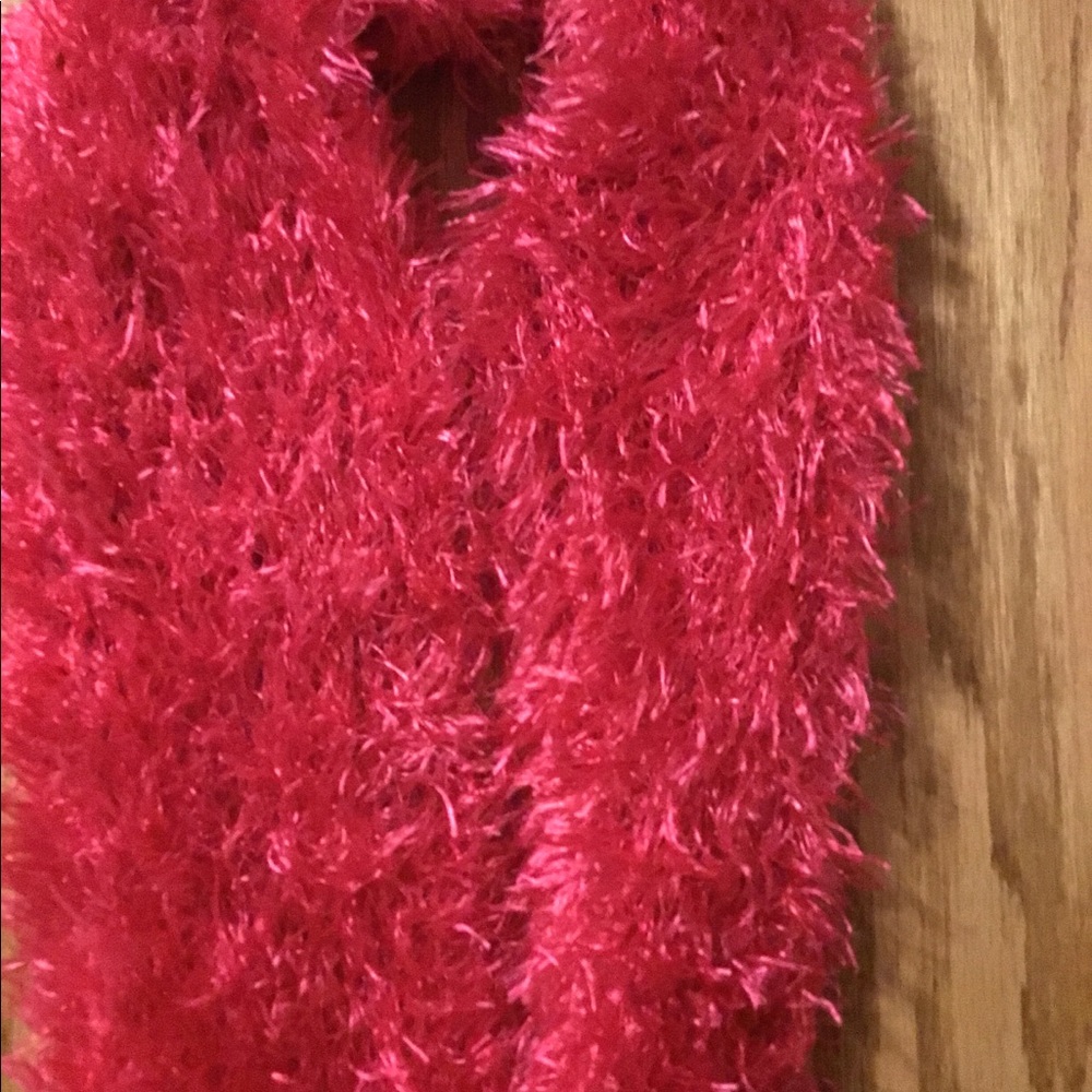 Girls pink fuzzy scarf 🌈 3/$10 - Picture 3 of 6